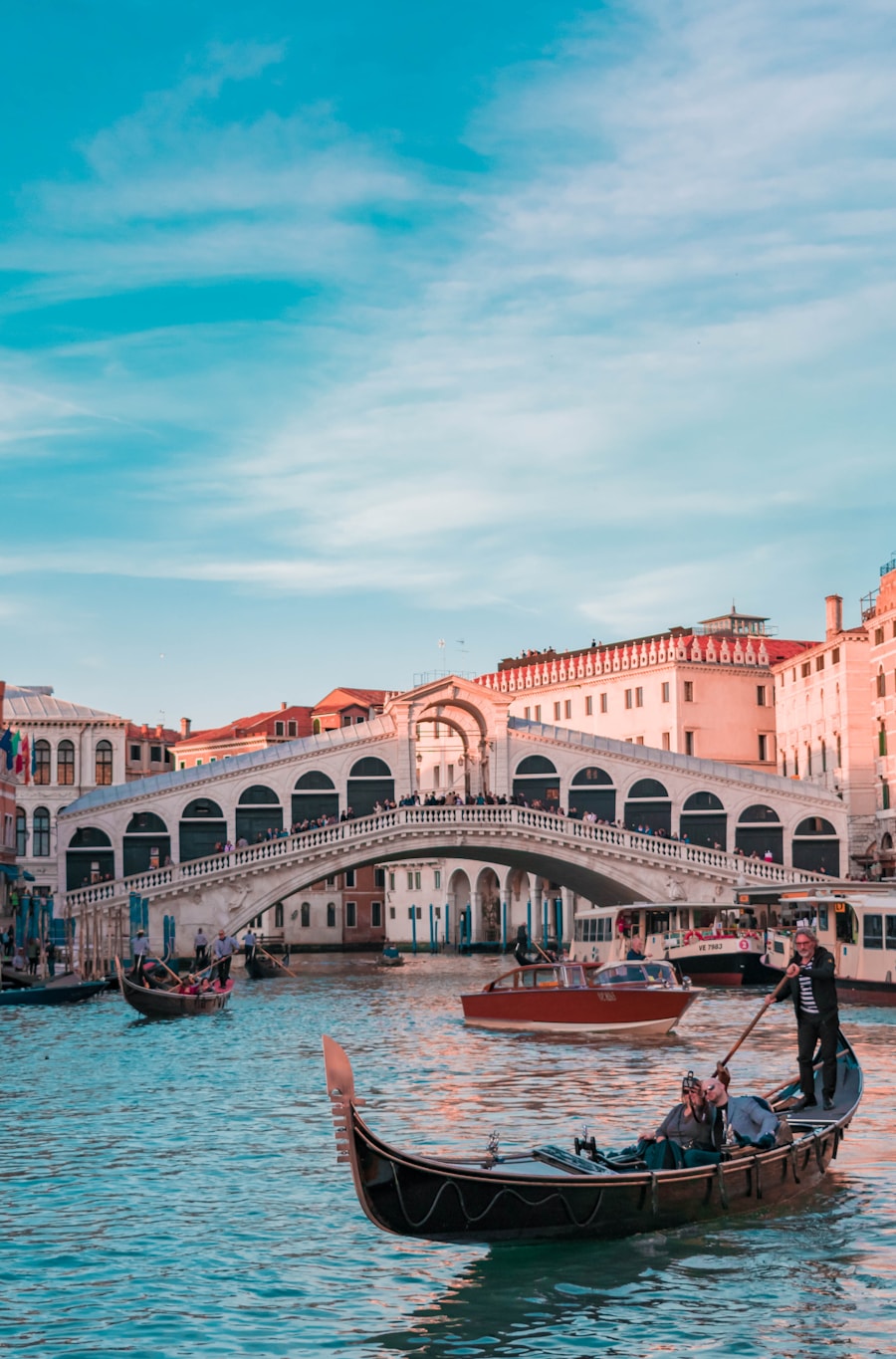 A guided journey through the canals of Venice